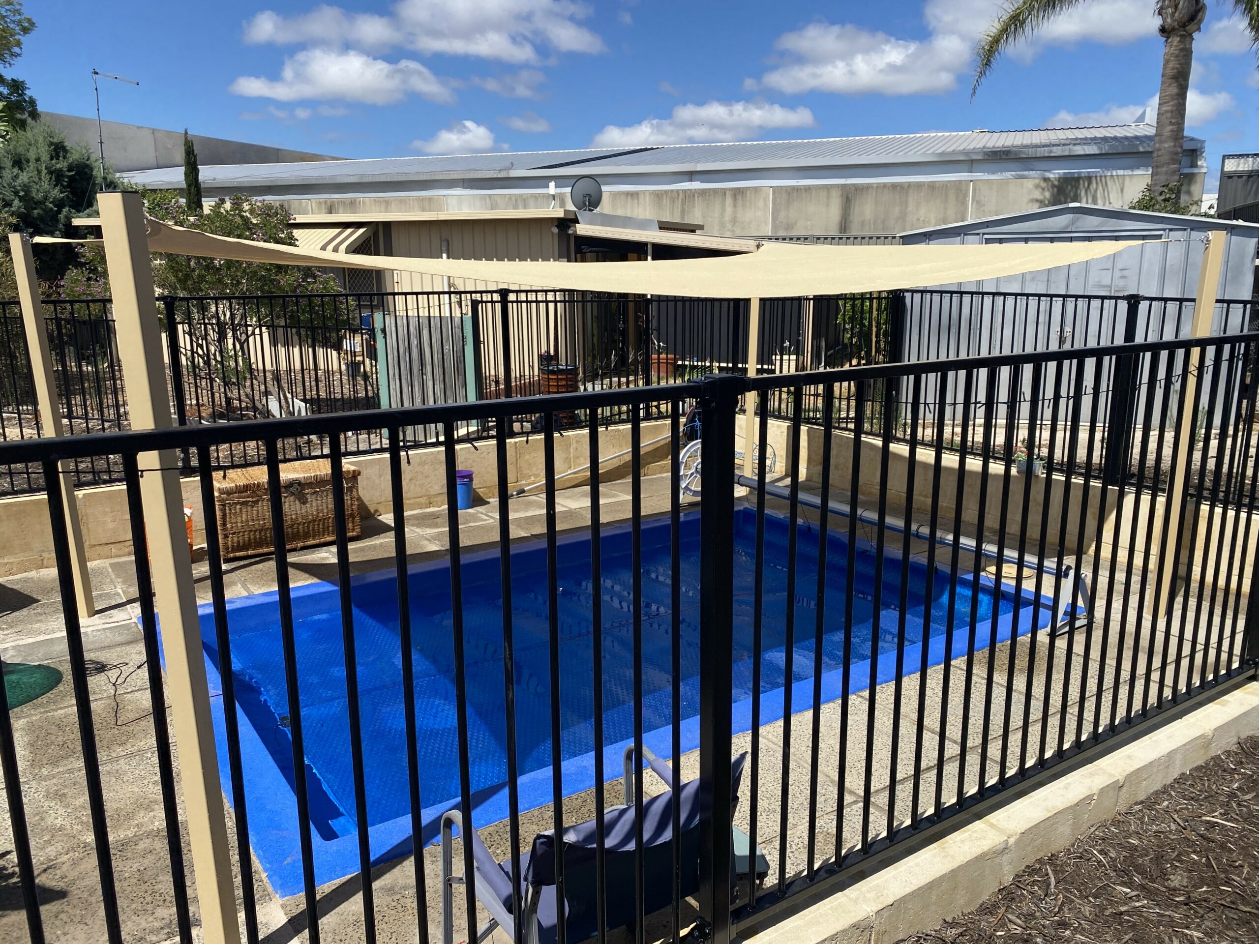 fencing swimming pools